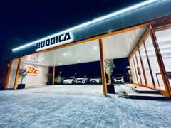 全国のオークション会場で毎日競りに参加、本当に安く売値設定できる車しか仕入れておりません。他社在庫と比較下さいませ。