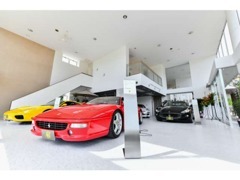 フェラーリや様々なエクセレントカーを展示しております。展示車以外の注文販売も受付けております。お気軽にご相談ください。