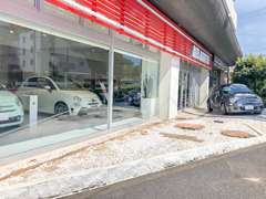 横浜横須賀道路、日野インターから程近く、地下鉄・港南中央駅からも近い便利なロケーションです。