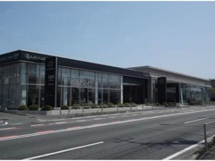 新車店舗のレクサス横浜戸塚と併設しておりますので、点検・車検などのご購入後のアフターサービスも安心です。