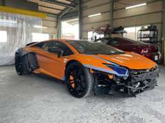 ベース車両からの作成、持ち込みカスタムも対応します！もちろん一般修理から保険事故まで対応です！