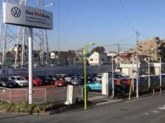 広々とした展示場でゆっくりご覧ください。