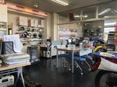 クルマは勿論バイクに関しても幅広く取り扱っております。お気軽にご相談下さい。