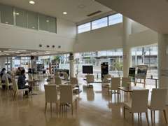 広い店内にて、お客様の心ゆくまでご要望をお聞かせ下さい！！