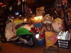 メネフネが皆様のご来店をお待ち致しております。