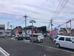 在庫台数は約30台♪ 県内店舗で下取りした他メーカー車、年式古めのチョイ乗車なども展示しています。