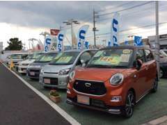 在庫台数は約80台♪試乗車UPが中心ですが、県内店舗で下取りした他メーカー車、年式古めの格安車なども展示しています