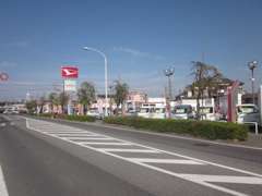 ☆U-CAR春日部は、国道16号線沿い、梅田（西）交差点のところにあるお店です。