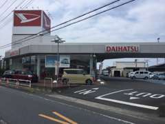 国道254号沿いに位置するアクセスのし易いお店です。