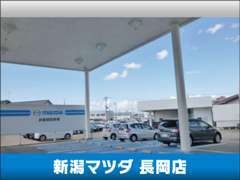 屋根付きの駐車場を完備しております。天候季節に左右されずにご来店いただけます。