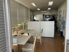 整備工場完備！！ご納車前のお車の点検はもちろんご購入頂いたお客様の点検、車検もお任せ下さい♪