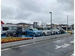良質な中古車を常時40台展示しております。お客様にピッタリな1台を探すお手伝いをさせていただきます。