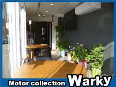 本店。中古車はもちろん新車の販売も可能です。国産・外車、メーカーを問わず、乗用車から商用車まで取扱っております。