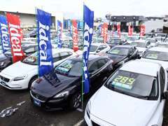 認定中古車展示場！各ブランドの厳選された認定中古車を多数展示。展示場に無いお車もグループ店からお取り寄せ出来ます。