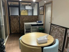 「女性お一人でも入りやすいお店」をコンセプトにした店内です♪