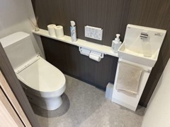 トレーラーハウスにはトイレも設置しています！お子様も安心！