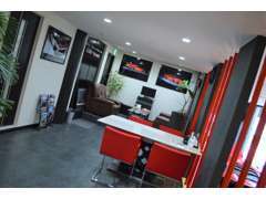 ■首都高速3号線「高樹町IC」より約3分■千代田線「乃木坂駅」より徒歩約7分■日比谷線・大江戸線「六本木駅」より徒歩約8分