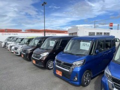 店舗には軽自動車を中心として良質な車輌を取り揃えております。人気車種を中心としたラインナップです。