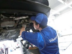 【整備工場】マイスターの資格を持ったプロのエンジニアがあなたのお車を整備します。