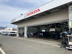 整備工場完備しております。ご購入後の点検整備、車検など当店にお任せ下さい