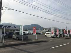 当店は高松自動車道高松西IC・高松檀紙ICより北へ車で6分の場所にあります。県外からのお客様も大歓迎です。