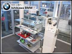 BMW・MINIオリジナルアクセサリーも展示＆販売中！ただいま最大50％オフの在庫処分セールも開催中です。