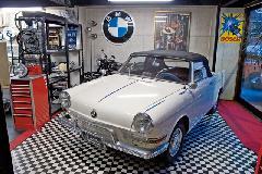 日本国内に数台の希少車BMW700Sカブリオレを展示しております。