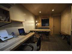 手作りの店内。ドライブがてらお気軽にお立ち寄りください