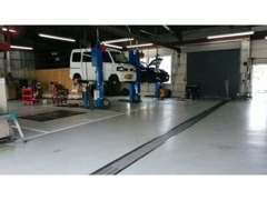 指定工場完備！車検や点検、修理や板金・塗装まで幅広く対応。