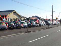 色々な軽自動車とスポーツカーを揃えています☆