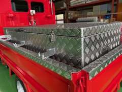 トラックの架装も大歓迎！アルミ縞板、ステンレス、鉄、様々な加工・製作・取付け承ります！消防車のポンプ修理整備等も可能です