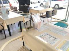 明るい店舗内☆お好きなお飲み物をお選びください♪