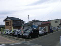 こちらが浅水展示場になります。軽自動車・軽バンはこちらまで。お越しの際は0776-34-5115までまでお電話下さい。