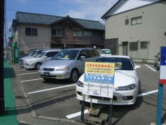 こちらが春日展示場になります。乗用車はこちらまで。お越しの際は0776-34-5115までお電話下さい→本社から向かいます。