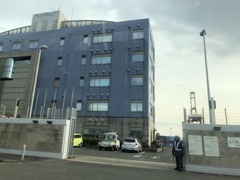川崎市川崎区東扇島92(株)富士陸運内に事務スペースがございます