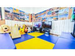 キッズコーナーも充実♪お子様も退屈なしでご家族でぜひお越しください。