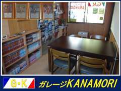 当店の商談テーブルでございます！！車選びが始めての方にでも、親切、丁寧にお話しさせていただきます。