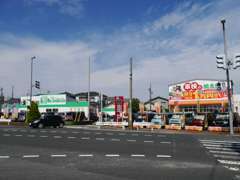 国道113号線沿いの緑色の建物が当店です！新潟空港から車で約5分、一日市ICからも約5分です。