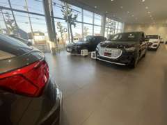 実車確認は事前にご予約頂けますと非常にスムーズでございます。