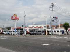 中古車100台展示♪展示車以外にも豊富な在庫の中から、あなたにピッタリの一台をご案内いたします。