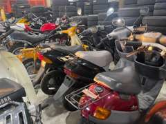 バイクや除雪機、マリンジェット、スノーモービルなどのホビーも在庫がございます。