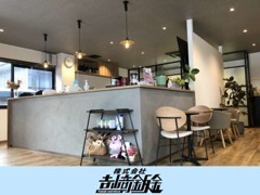 広々と明るい商談スペースでコーヒーでも飲みながら、ゆっくりとご検討下さい。工場の様子もご覧いただけます♪