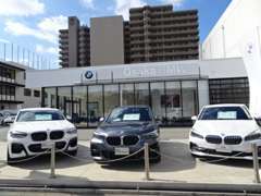 フルラインナップを揃えたBMW認定中古車ショールーム