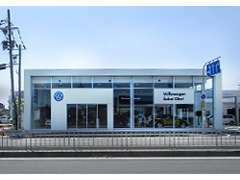 2016年7月9日にフルリニューアルいたしました新車・サービス店舗は当店から徒歩1分のところにございます。