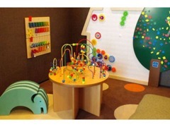 キッズスルームもございますのでお子様連れでお越しください。