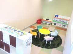 キッズスペースも完備！お子様連れでも安心してご来店いただけます！