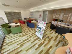 全席ソファー席となっておりますのでゆったりと商談ができます！