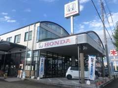 武雄店は武雄駅から徒歩3分の場所にあります。