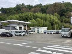 展示車輌ですが、店頭に並べて無い車も御座います。ご来店前にお電話ください。