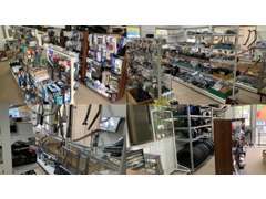 いろんなバイク中古パーツが勢揃い(*'ω'*)探しているものが見つかるかも・・・ぜひ店頭でご覧ください(^^)/